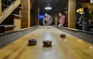 How to Play Shuffleboard on Game Pigeon? 